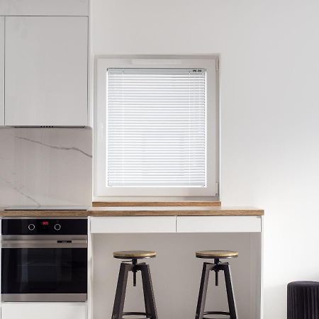 Szwedzka 22C Separate Bedroom Free Garage By Perfect Apart วอร์ซอ ภายนอก รูปภาพ