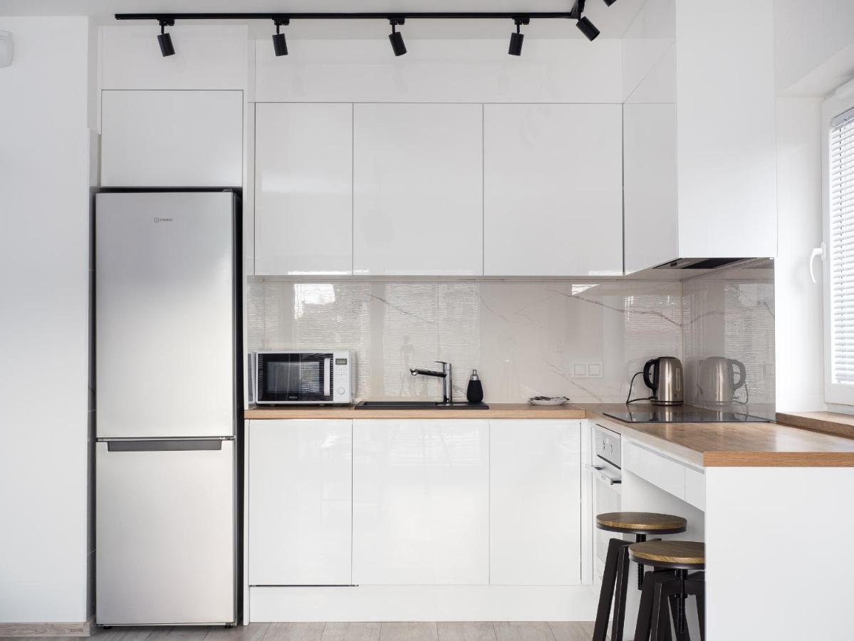 Szwedzka 22C Separate Bedroom Free Garage By Perfect Apart วอร์ซอ ภายนอก รูปภาพ
