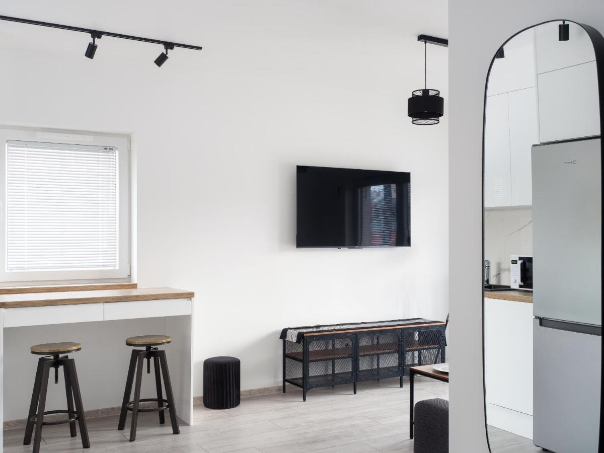 Szwedzka 22C Separate Bedroom Free Garage By Perfect Apart วอร์ซอ ภายนอก รูปภาพ