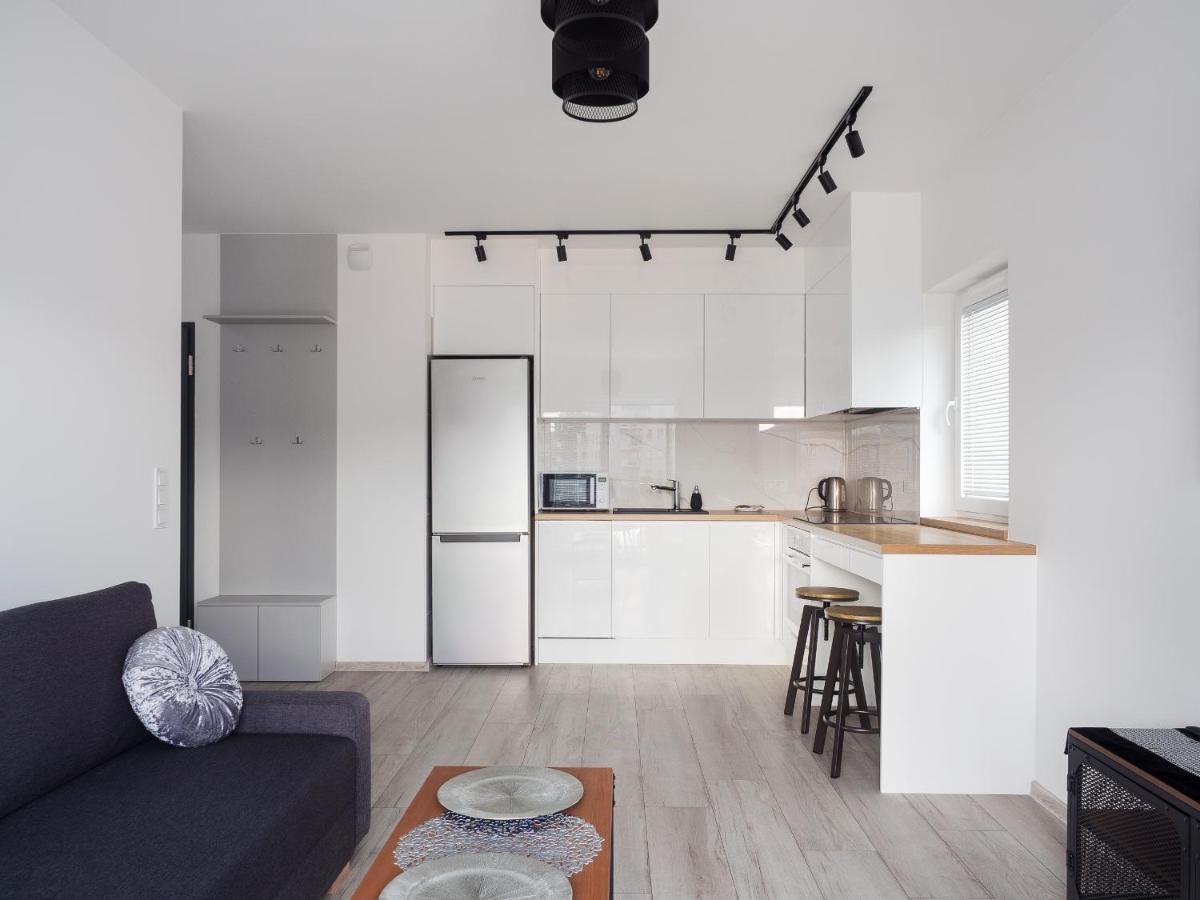 Szwedzka 22C Separate Bedroom Free Garage By Perfect Apart วอร์ซอ ภายนอก รูปภาพ